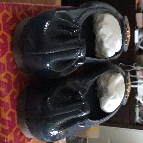 Tory Burch Ladies Navy Blue Patent Flats. - Picture 4 of 14